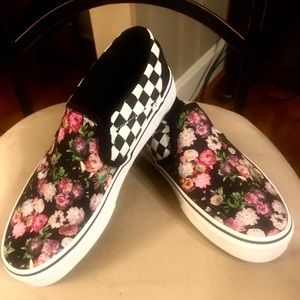 New, unworn Vans classic slip-ons. Size 9